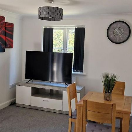 Greenhithe Cosy Apartment, Netflix And Sport Channels Bagian luar foto